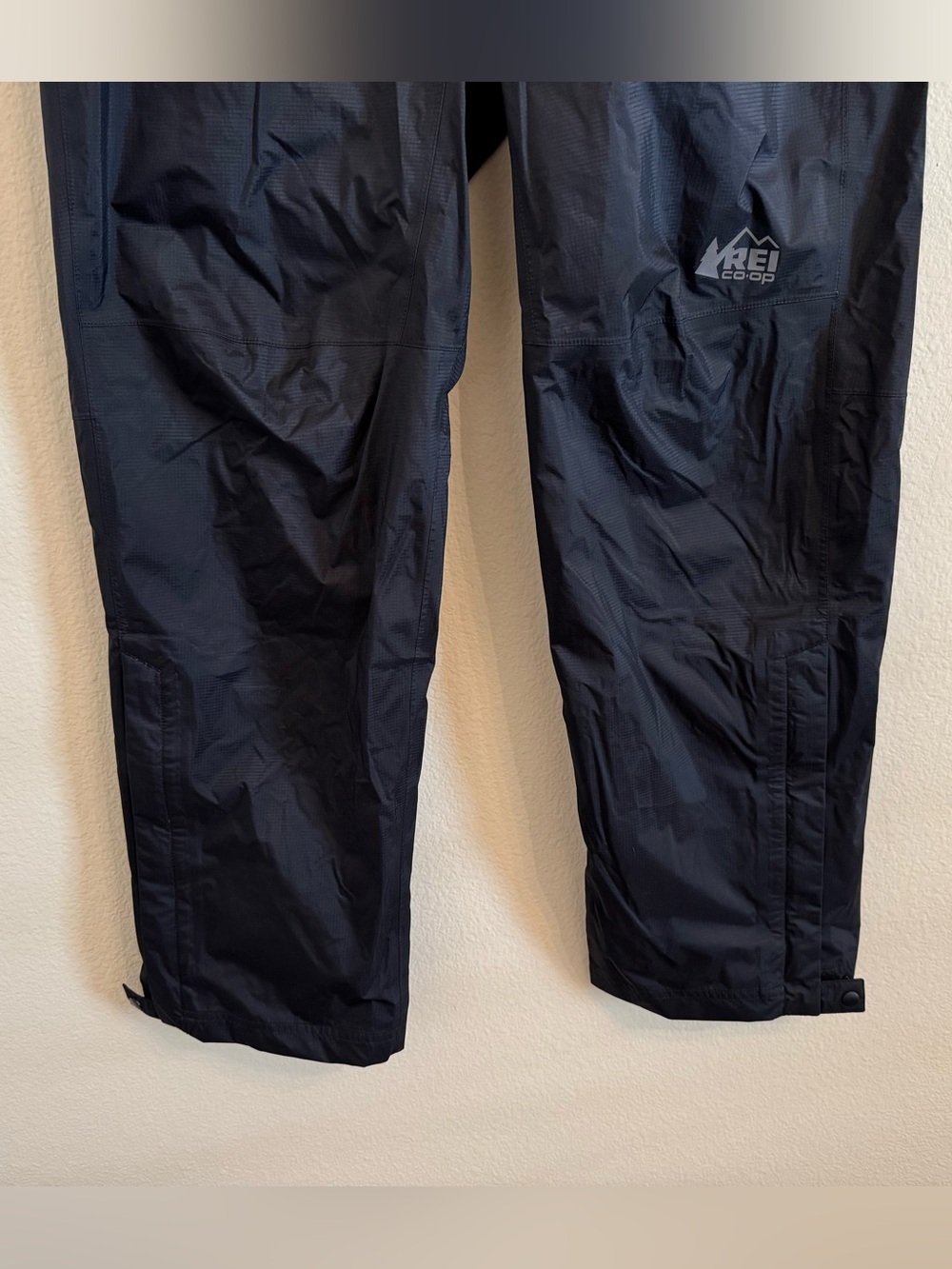 REI Co-Op Women Black Rain Track Pants Size Medium Short Pants - Picture 4 of 14